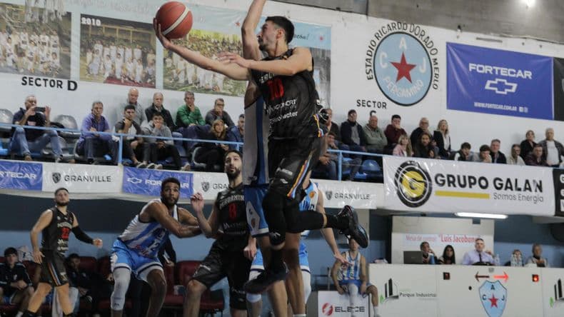 Pergamino Básquet perdió el cuarto juego ante Racing de Chivilcoy y quedó eliminado