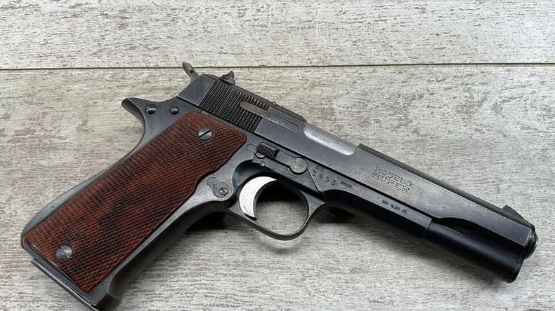 Investigan el robo de una pistola calibre 38 de una vivienda sin signos de violencia en el barrio Acevedo
