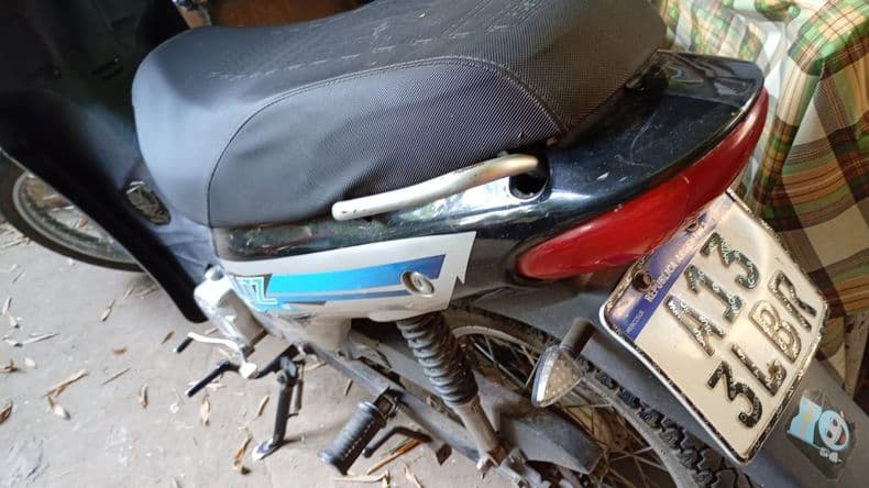 Le robaron la moto a un joven mientras trabajaba en un local gastronómico de avenida de Mayo