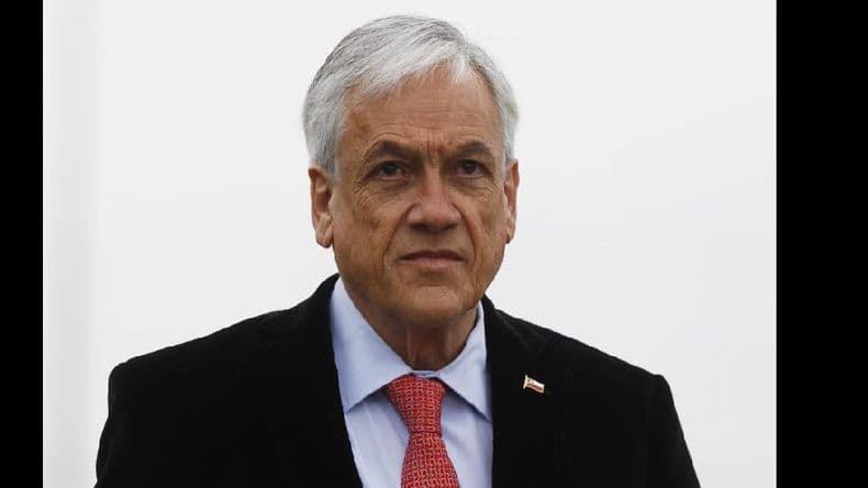 Piñera llega al país tras suspender la designación de su hermano como embajador
