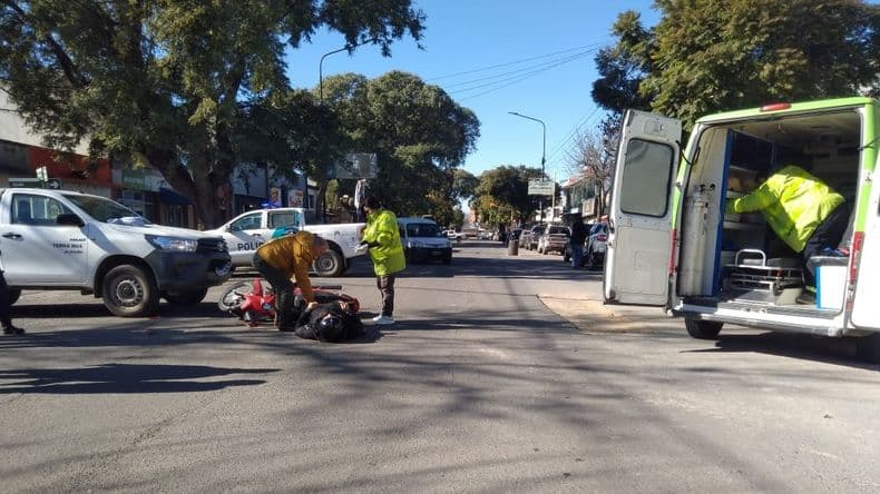 Un motociclista sufrió graves lesiones en un choque y la ambulancia de Same lo trasladó en un cordón sanitario