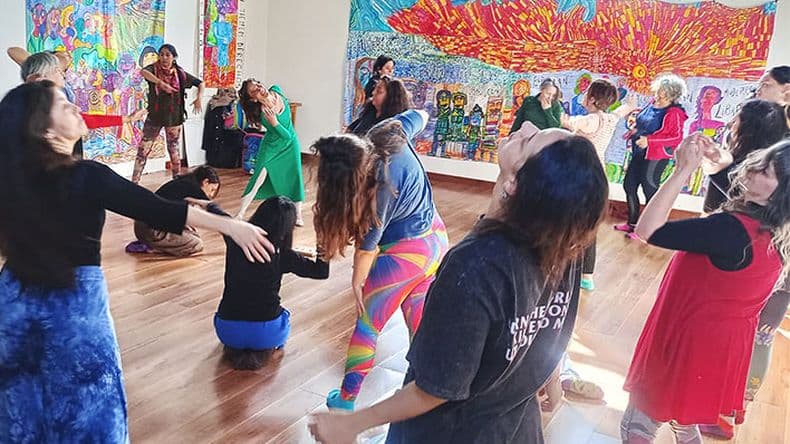 La danza se concibe en un sentido amplio, como lenguaje, que sirve a la comunica