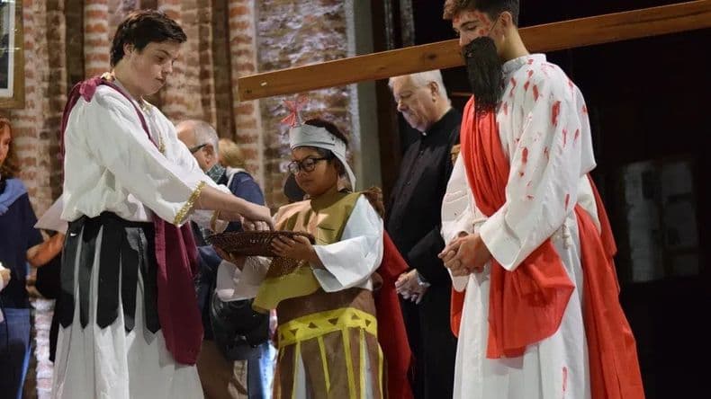 Viernes Santo: Jesús muere en la cruz y es un día de duelo para los cristianos