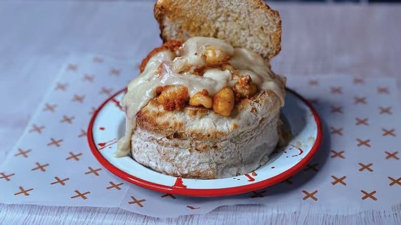 Volcán de ñoquis, el plato estrella del primer fast food de pastas de la Argentina
