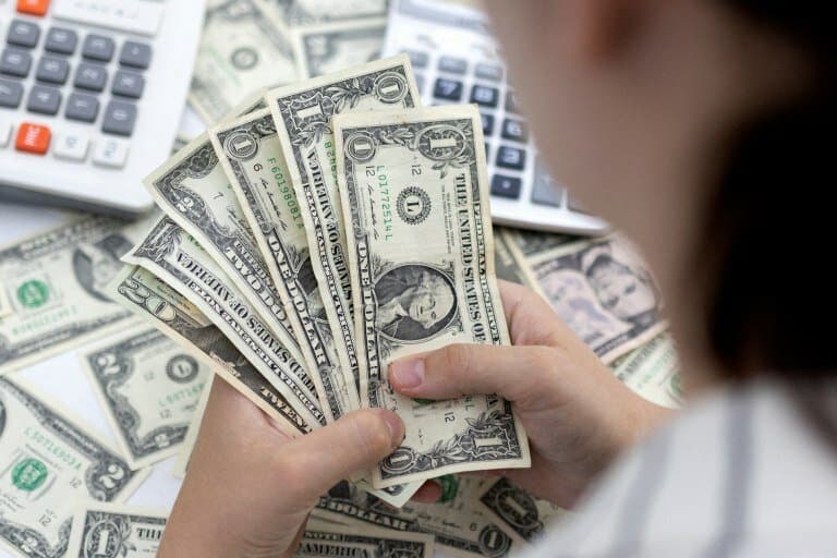 El dólar blue subió 5 pesos y alcanzó un nuevo récord: $ 381
