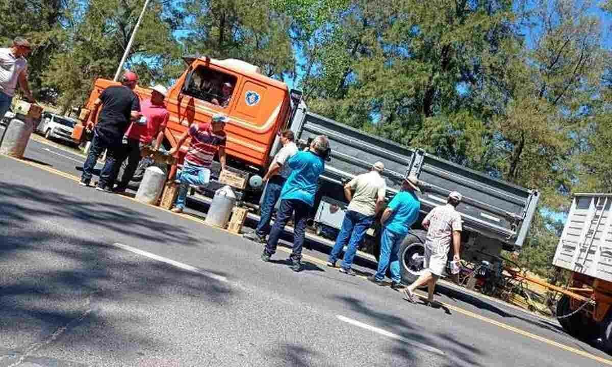 Tamberos regalaron leche en Crespo y no descartan protestar en Paraná