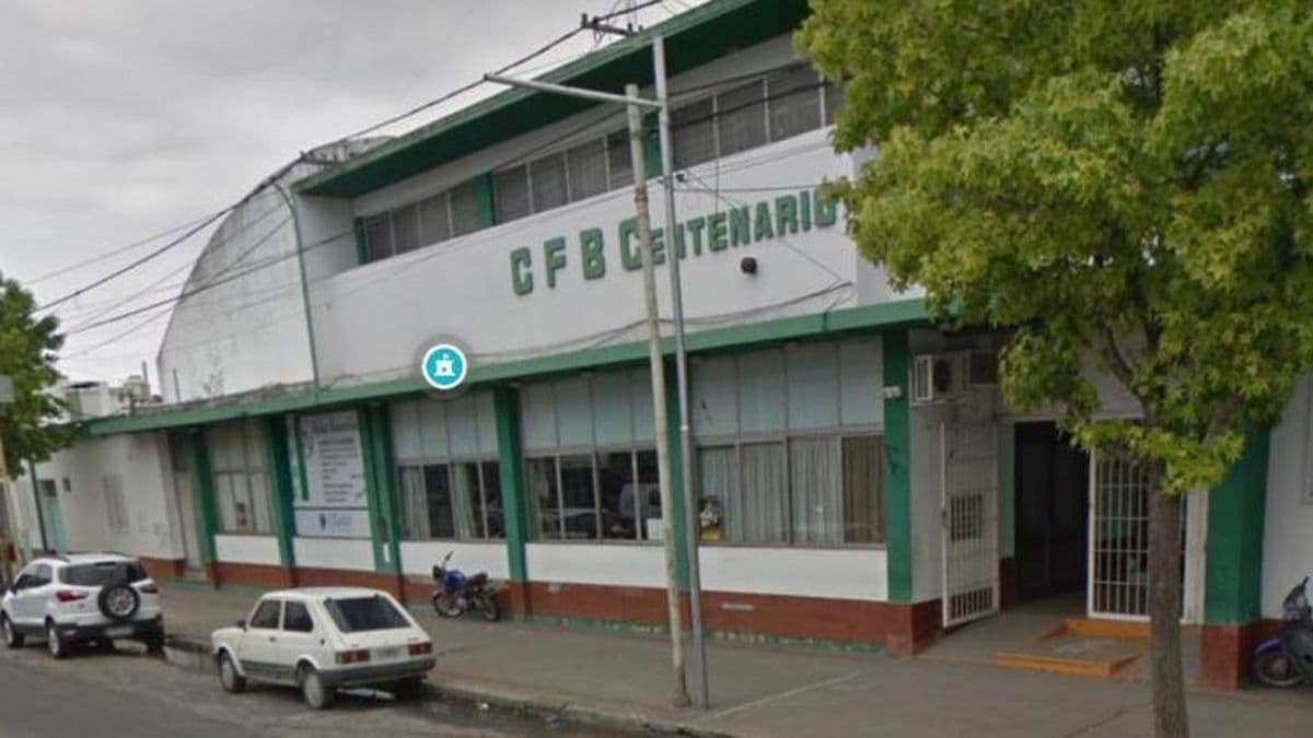 Fue a bailar y lo terminaron golpeando entre tres sujetos