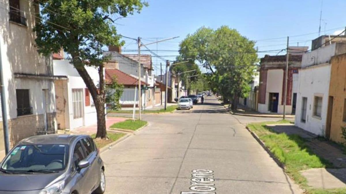 Fue a arreglar un portón y el dueño de casa lo amenazó por la muerte de su perro