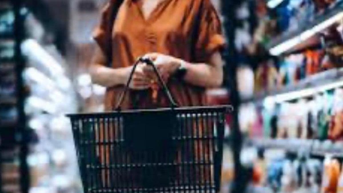 Fue amenazada por su padre y la pareja en un supermercado