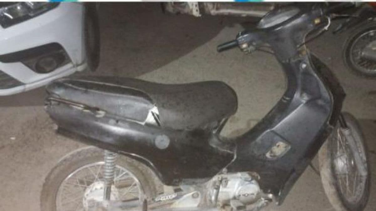 Robó una moto y al escapar la abandonó en una vivienda