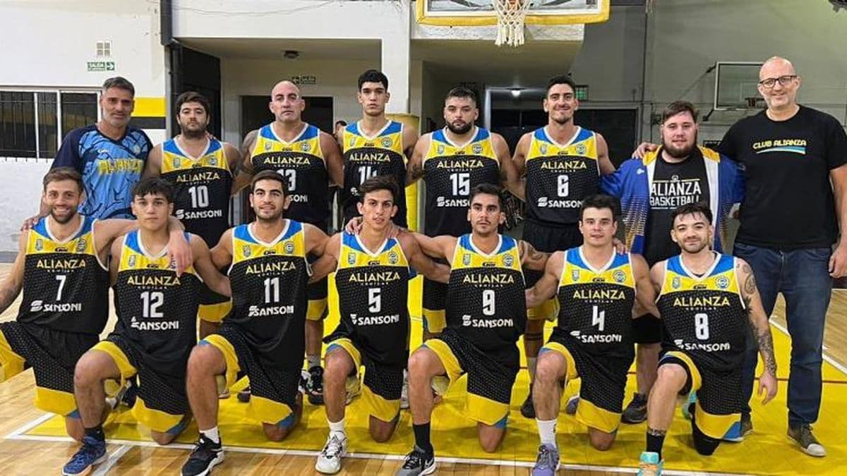 Basquet: Alianza extendió su racha de triunfos frente a "Comu" y es el único líder