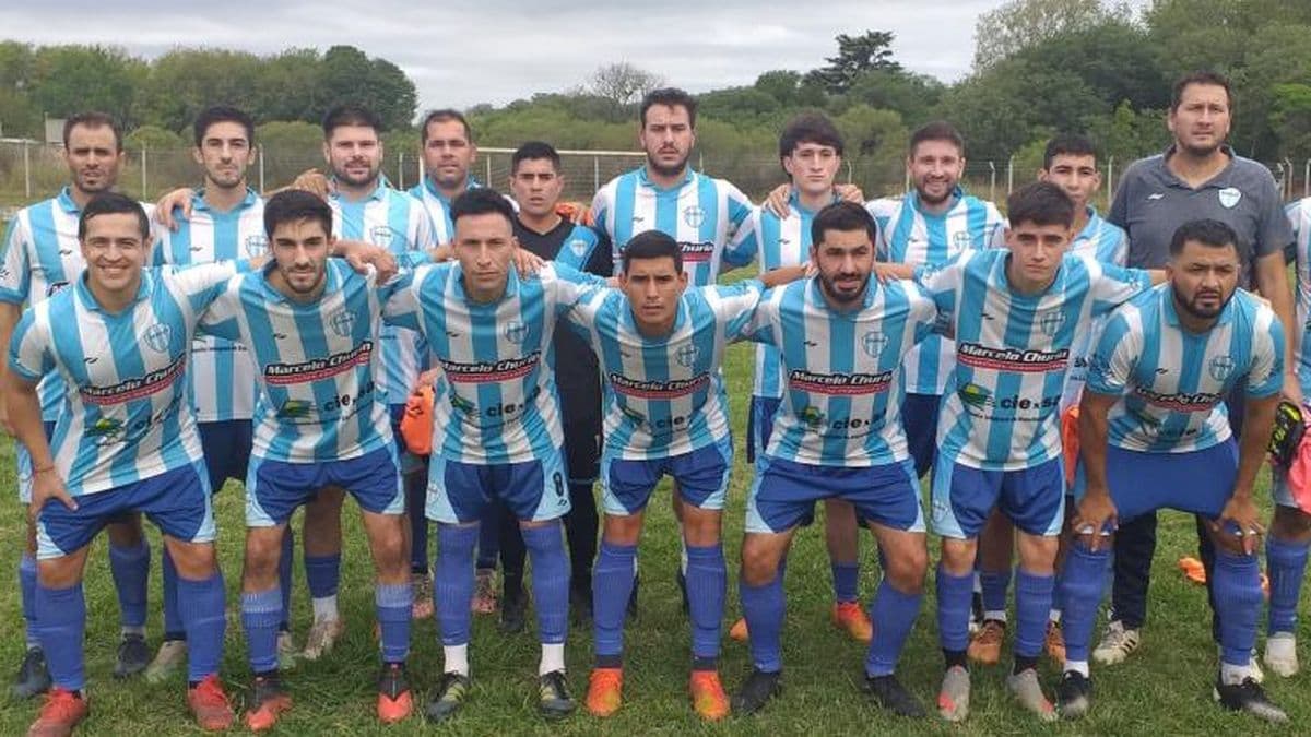 Triunfo de Alfonzo frente a Racing en el inicio del Torneo de fútbol local