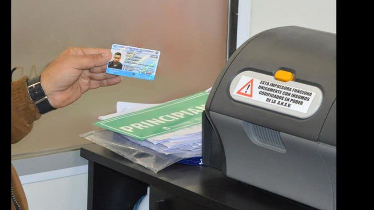 Licencias de conducir: falta de insumos y uso de la aplicación digital