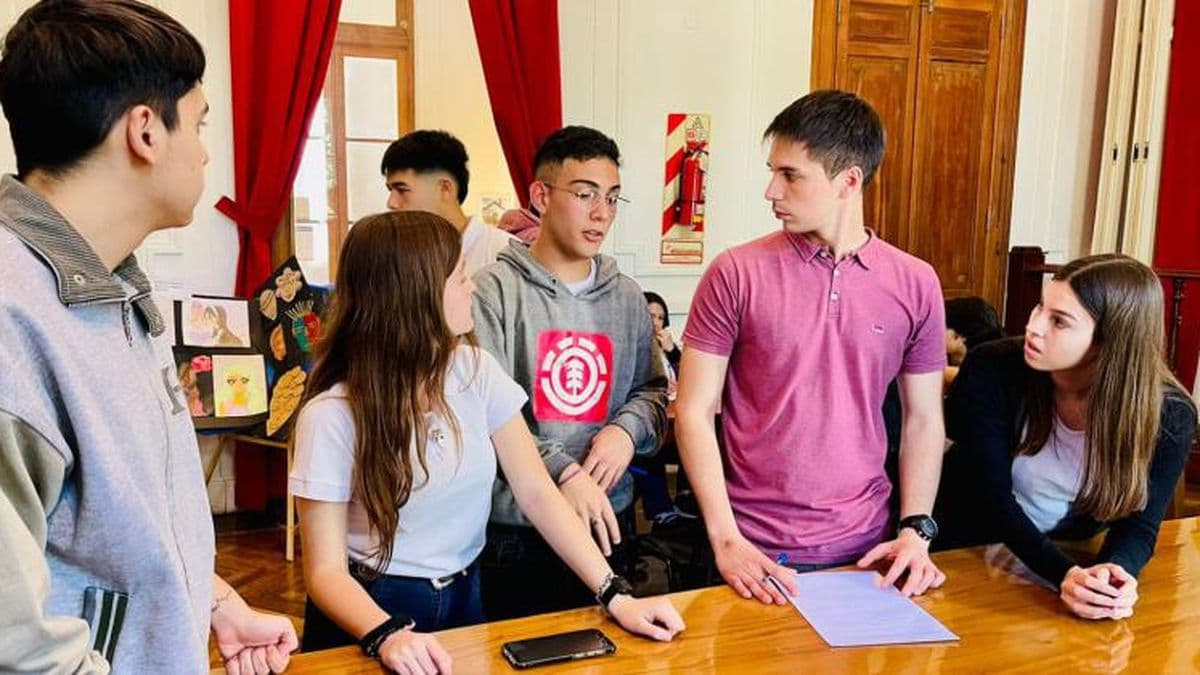 Se concretó una nueva reunión de comisión del Parlamento Estudiantil