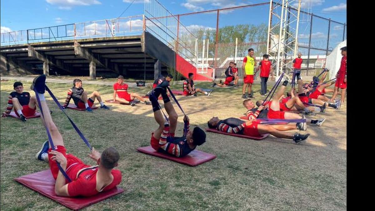 Douglas y Defensores de Ramallo jugarán en la tarde del domingo