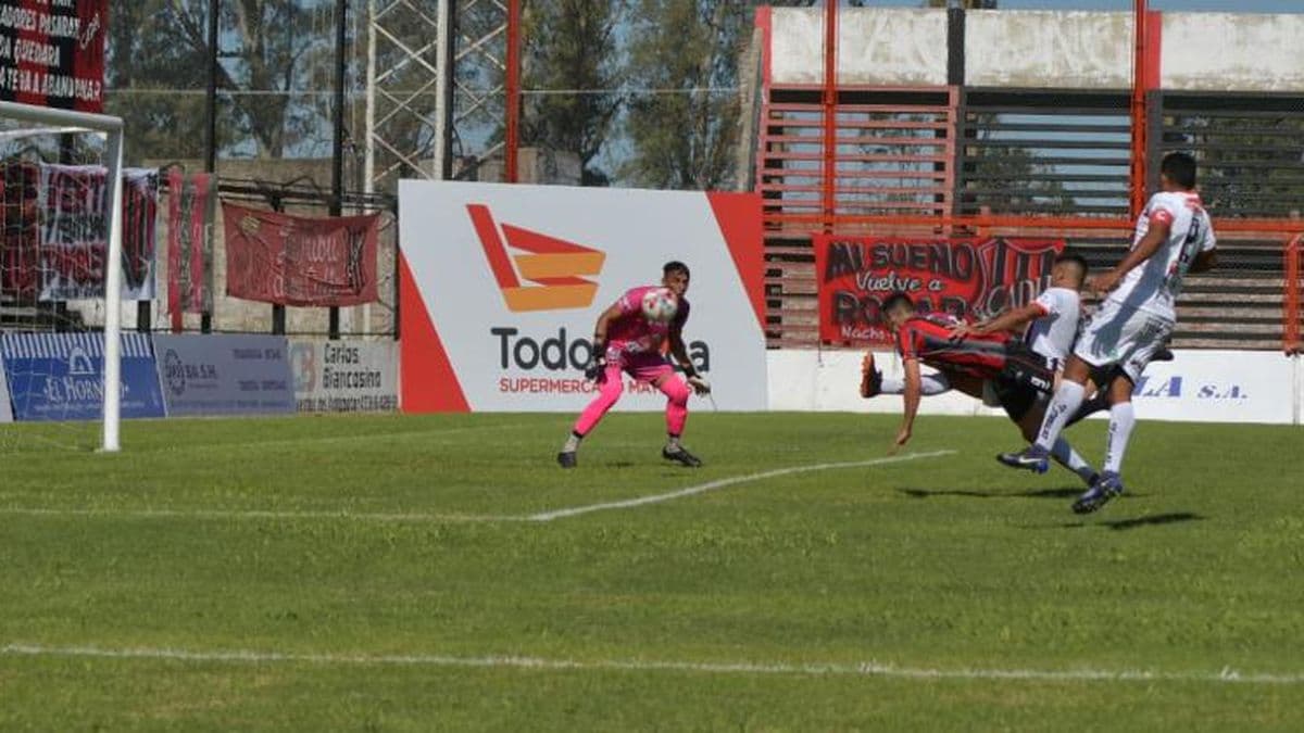 Federal A: Douglas debutó con un triunfo ante Pronunciamiento