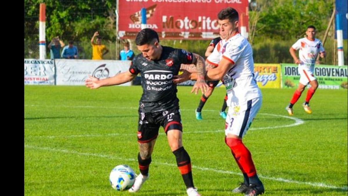 Derrota 4 a 0 de Douglas ante Defensores de Pronunciamiento