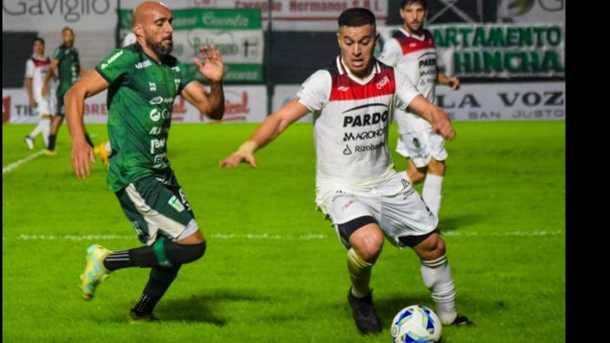 Douglas empató en San Francisco en el debut de Bianco como DT