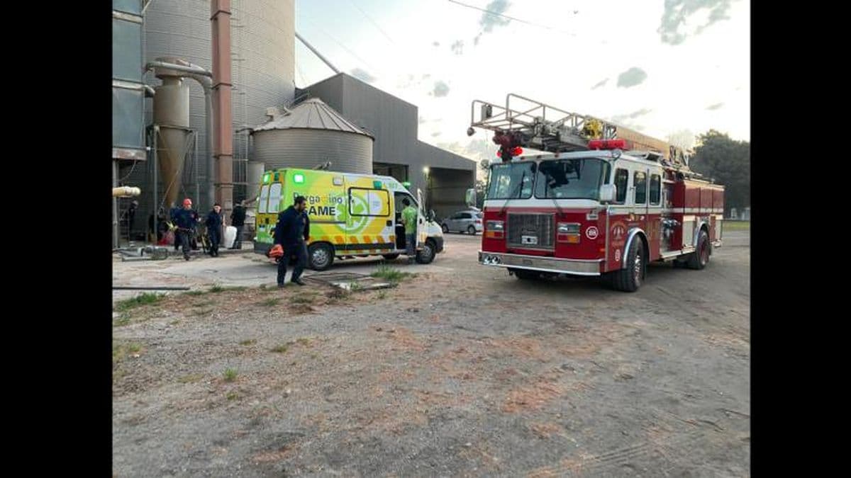 Un operario cayó en un silo con maíz y fue rescatado por Bomberos