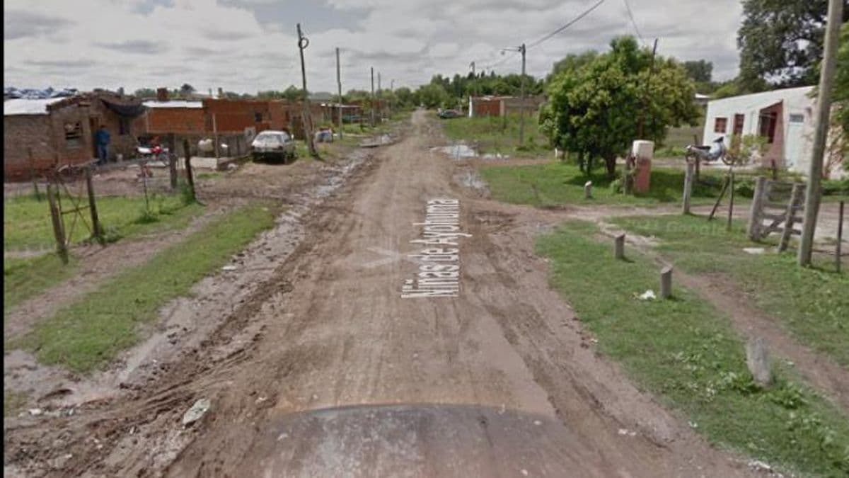Una niña de 3 años fue chocada por una moto y se salvó de milagro