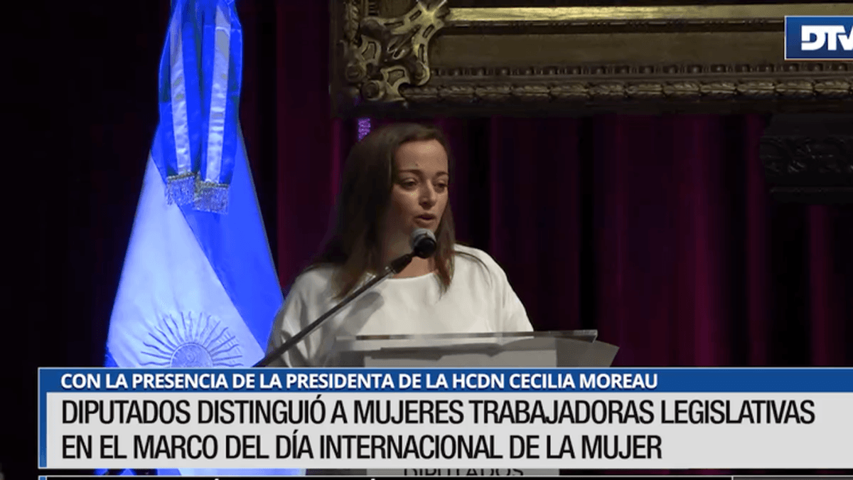 Diputados distinguió a mujeres trabajadoras legislativas