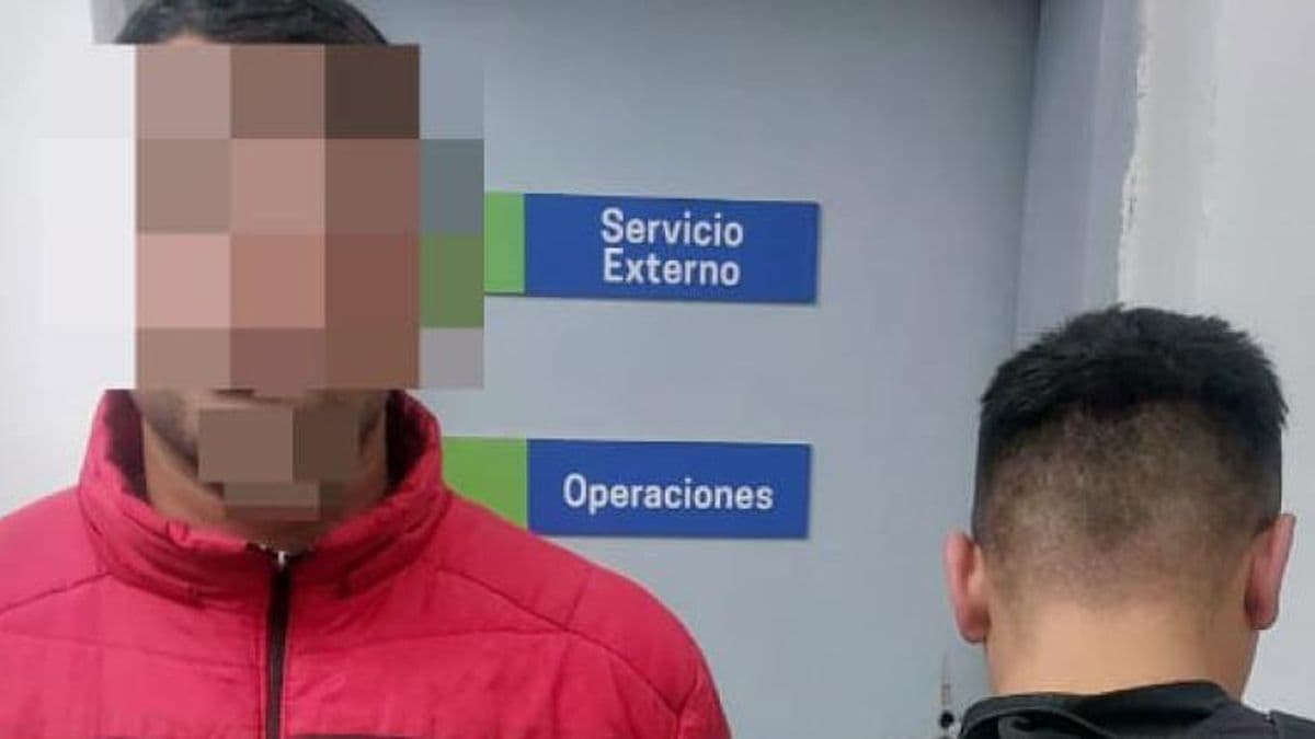 Rompió la casa de la suegra y golpeó a su mujer