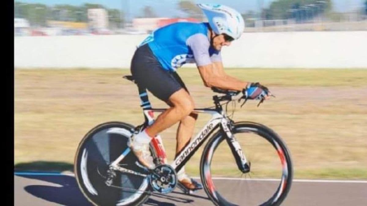 En un trágico accidente en la autopista murió el gran ciclista Rogelio "Coqui" Anías