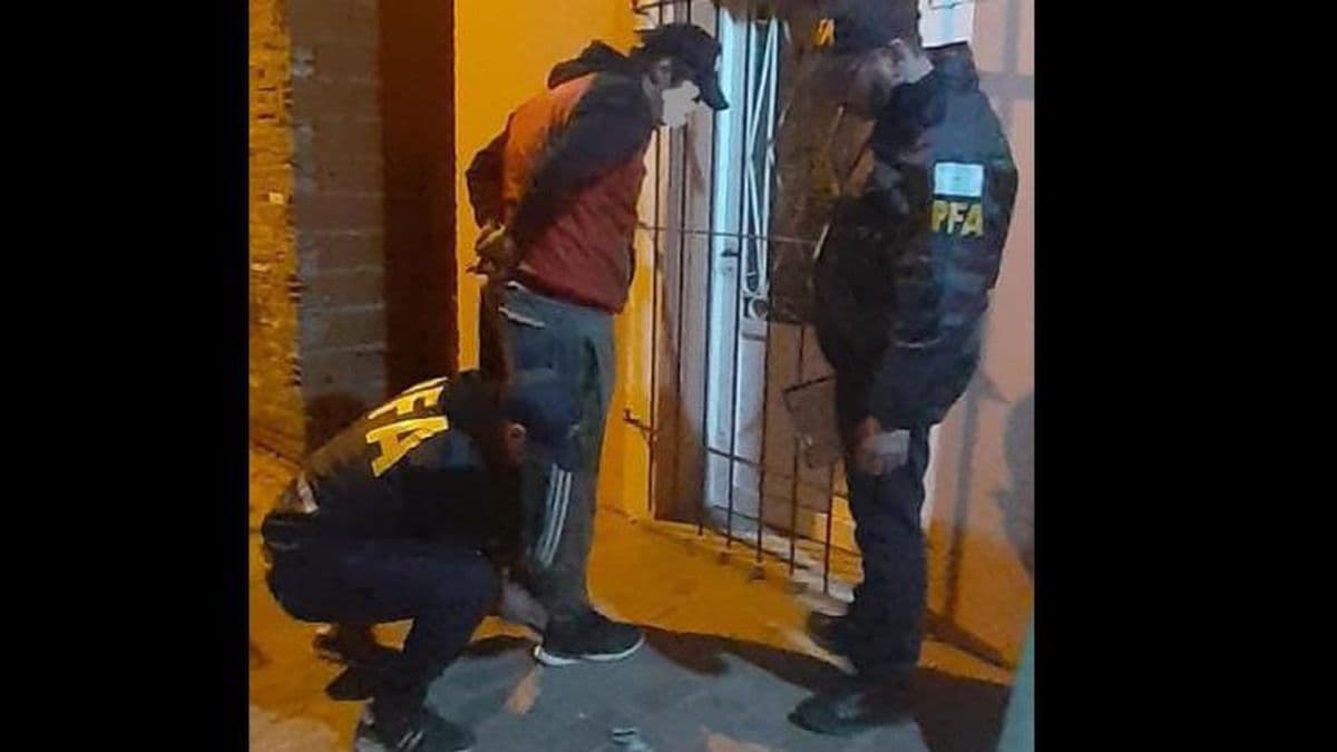 La Federal detuvo a un hombre con dos pedidos de captura