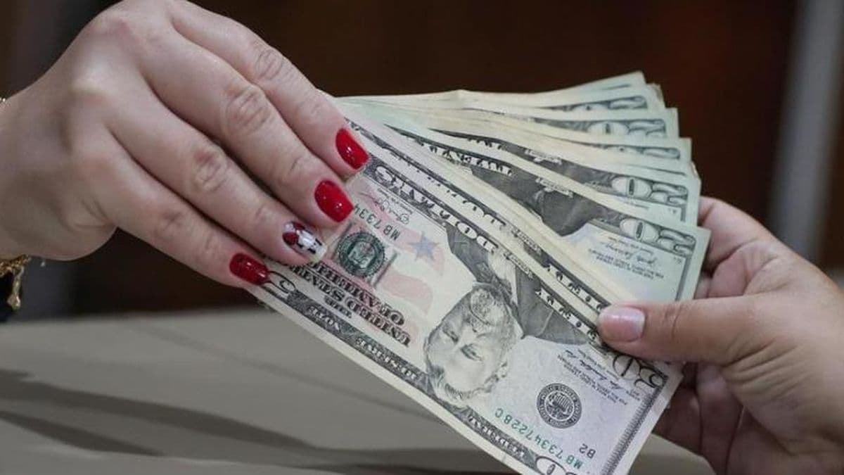 El dólar no detiene su escalada y va camino a los $ 500