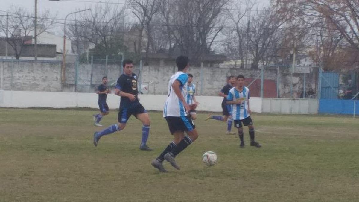 El fútbol de Pergamino jugará solamente el Extra en la "A" y varias canchas quedarían inhabilitadas
