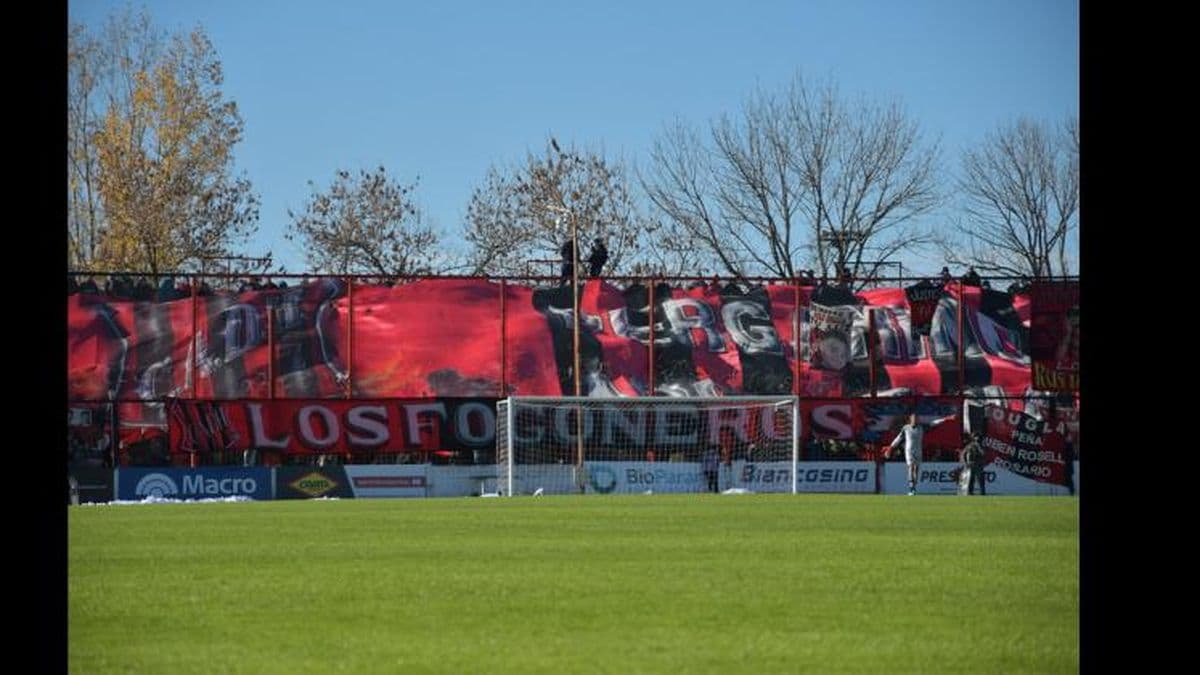 Douglas recibe esta tarde a Unión de Sunchales