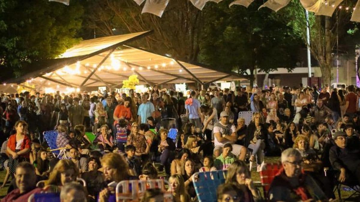 Multitudinaria celebración por el cumple de Pergamino