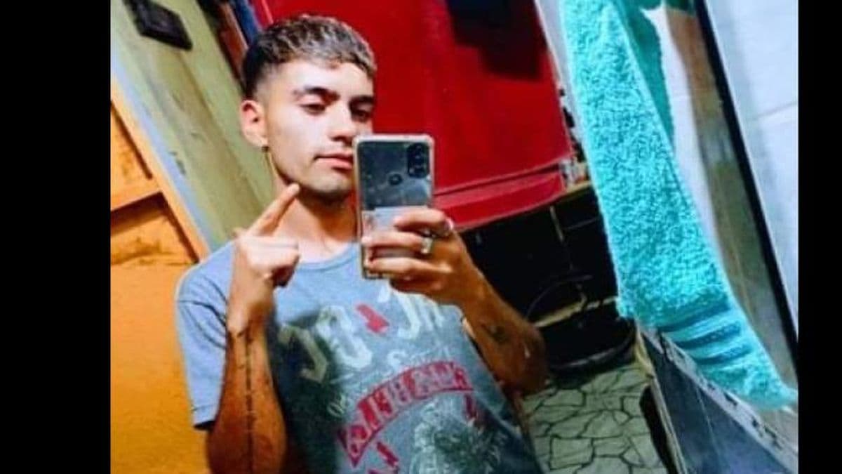Buscan a un joven que se retiró de su hogar y no regresó