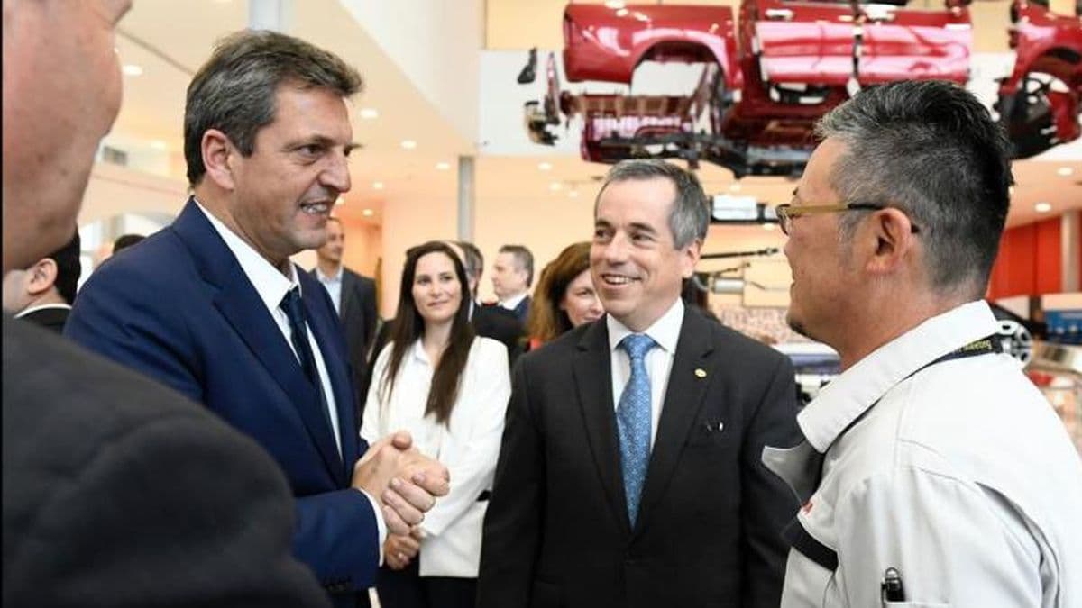 El Gobierno Nacional impulsa exportaciones automotrices en acuerdo con empresas y trabajadores