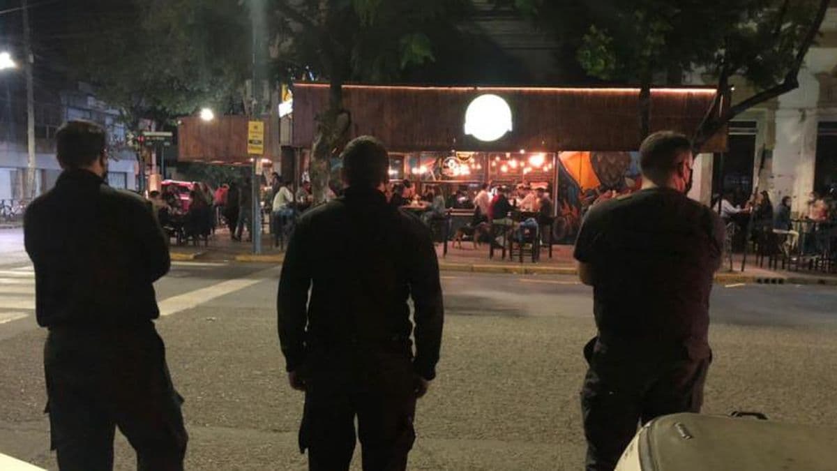 Clausuraron un comercio en Avenida de Mayo y Moreno
