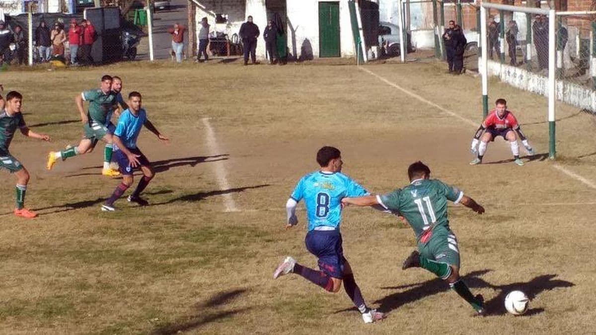 Fútbol local: Alem y Juventud igualaron 1 a 1 en el partido pendiente de la fecha 13