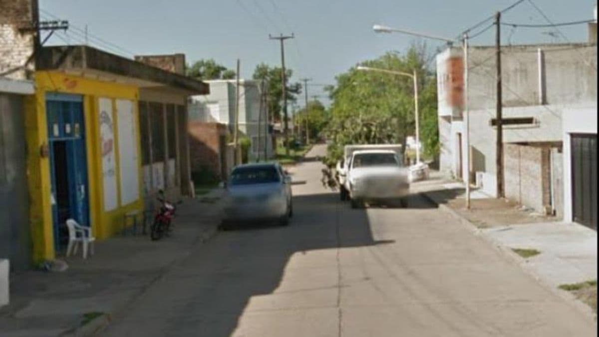 Dos delincuentes asaltaron un supermercado chino