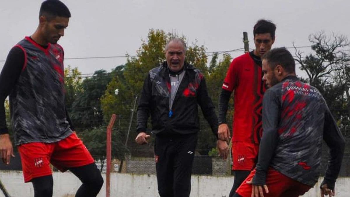 Douglas: intensa semana de entrenamientos del plantel para viajar a San Francisco
