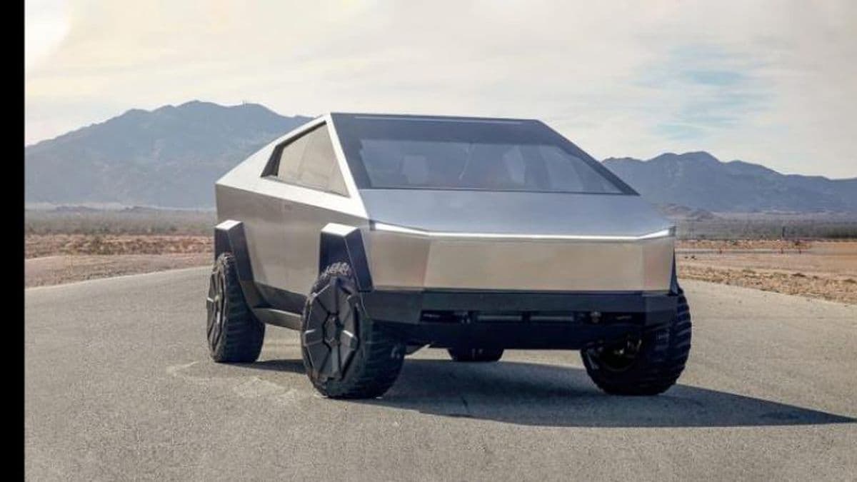 Compró un termo online, entró en un sorteo, ganó un Tesla Cybertruck y creyó que lo querían estafar