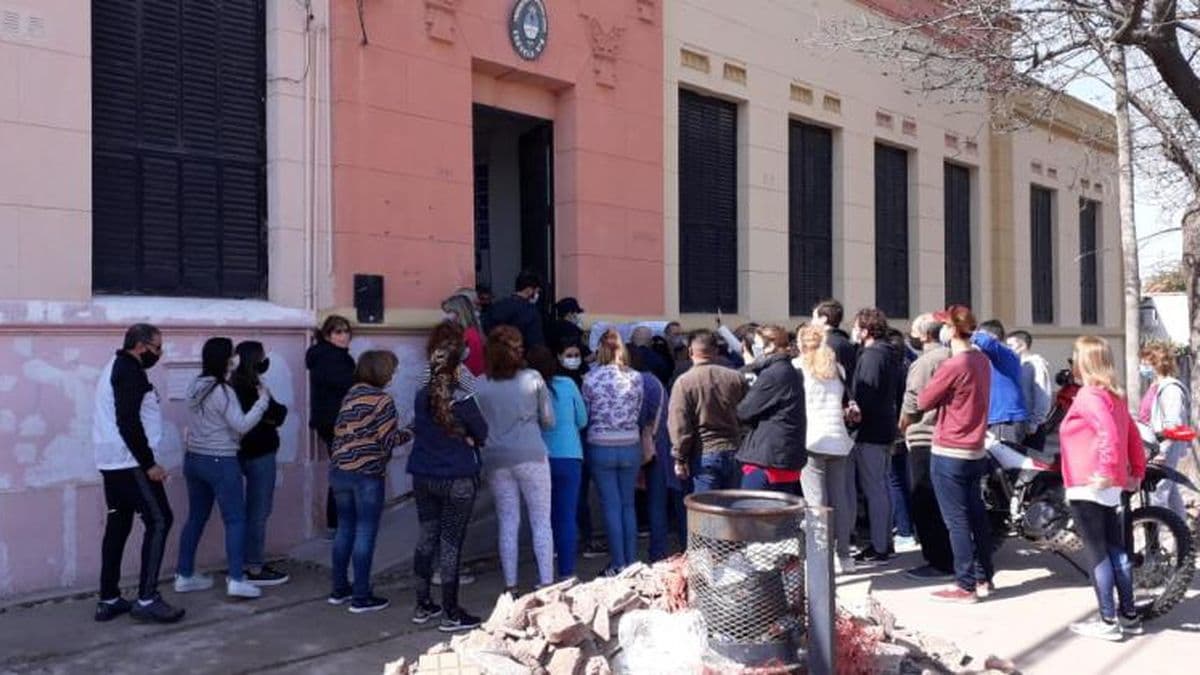 Pasaron las 18:00 y todavía hay gente sin votar en Pergamino