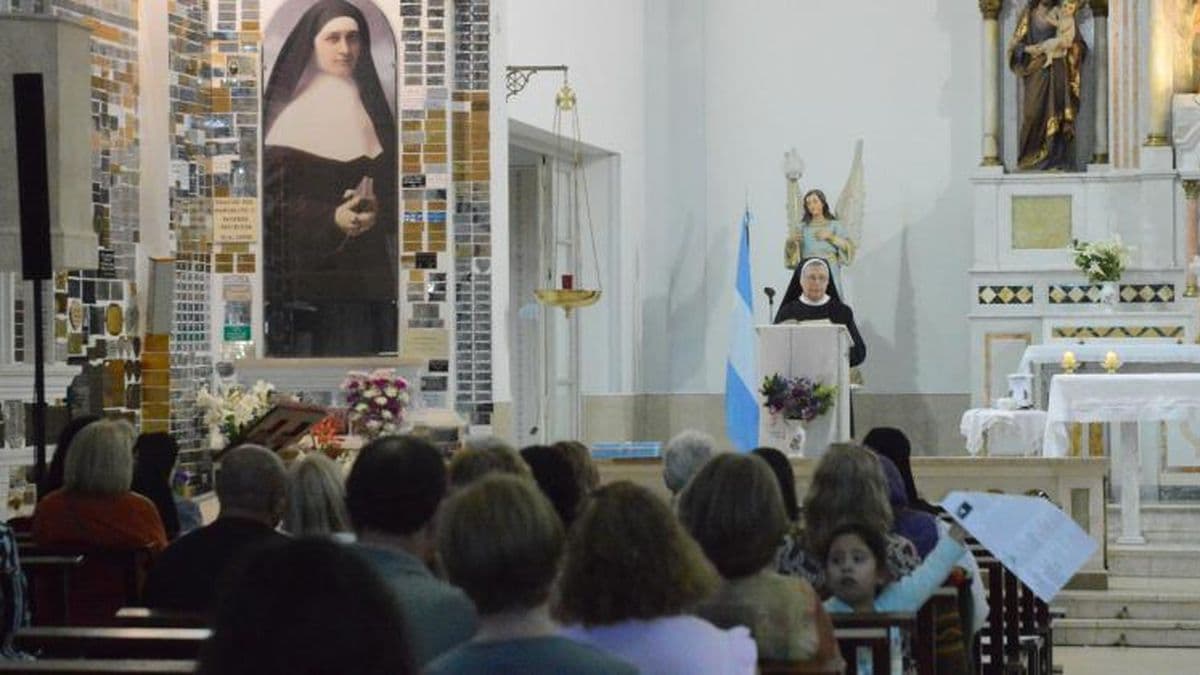 Cuando Pergamino se tiñó de violeta en honor a María Crescencia