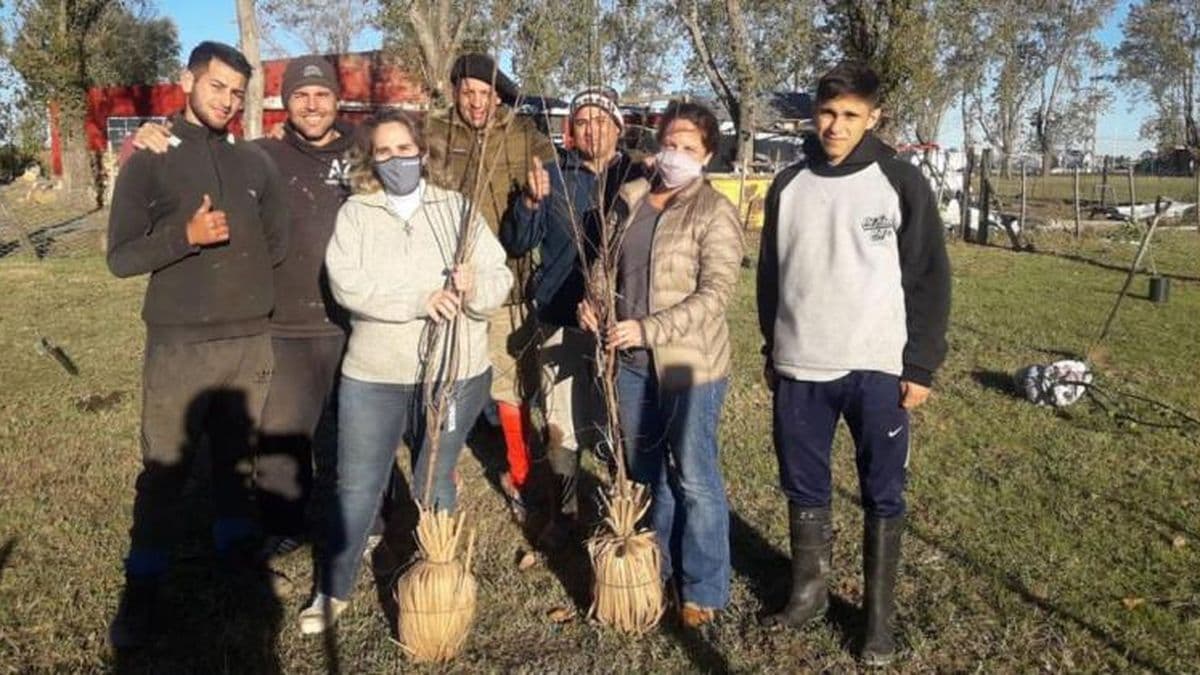 Plantar árboles es el objetivo en este festejo por los 100 años del Garden Club Argentino