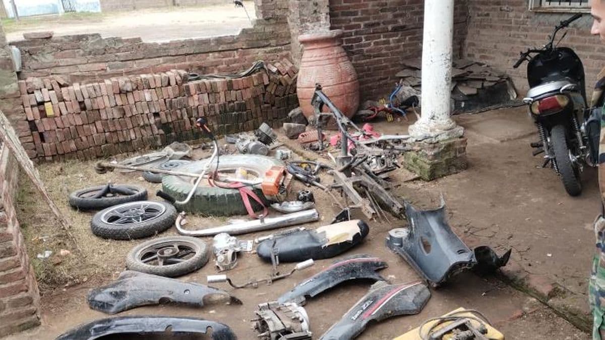 Allanaron las viviendas de personas sospechadas de desguazar motos robadas