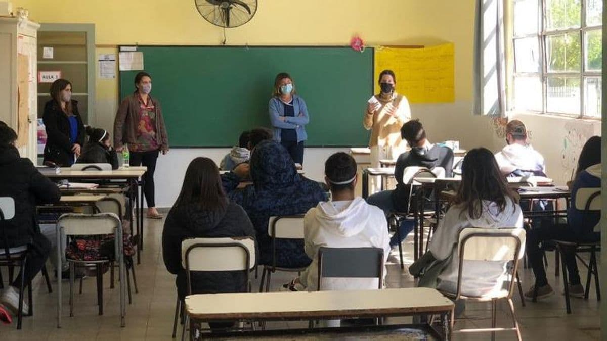 "Hablemos" y "Potenciate", exitosas ideas de la Dirección de la Juventud