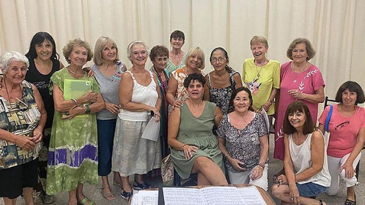 El Coro Matices visita a los abuelos