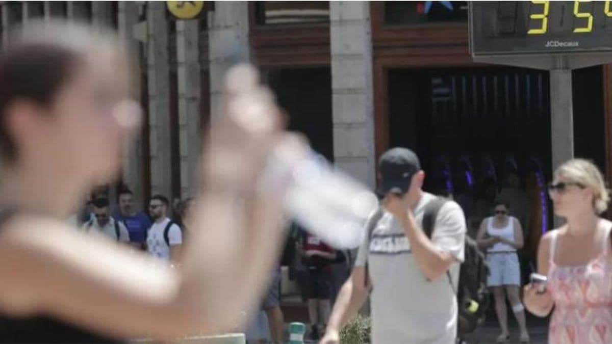 La temperatura ronda los 35 grados y se pronostica tormenta para la noche