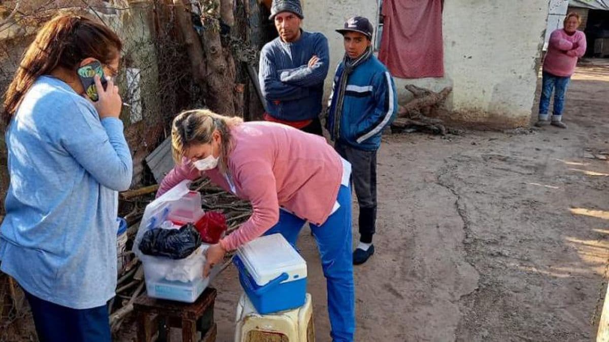 Realizaron un operativo de vacunación en barrio Martín Illia