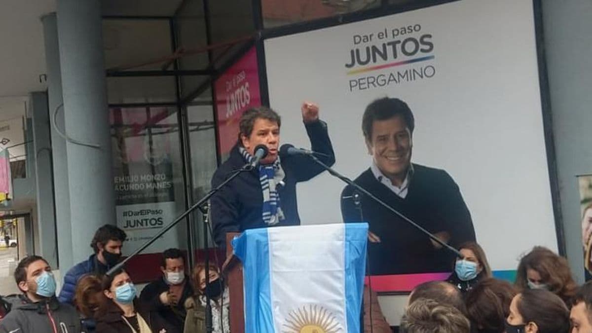 Manes: "Somos una ola que se va a llevar a todos los corruptos"