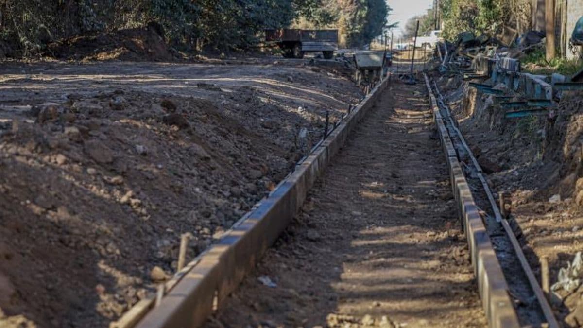 Avanzan las obras de cordón cuneta en calle Mansilla