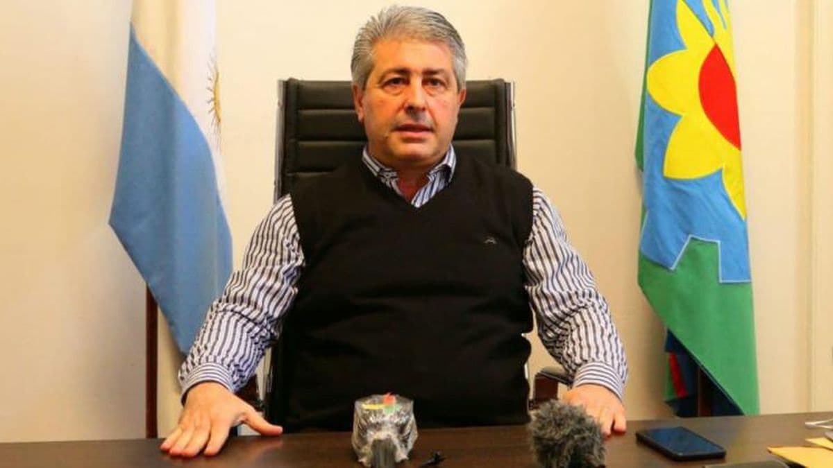Javier Martínez criticó a la UCR por competir con boleta propia en las Paso